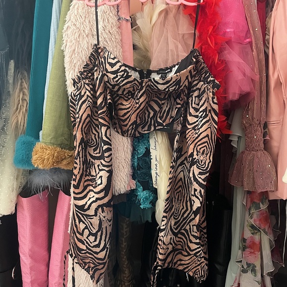 Fashion Nova Tops - Zebra Crop Top